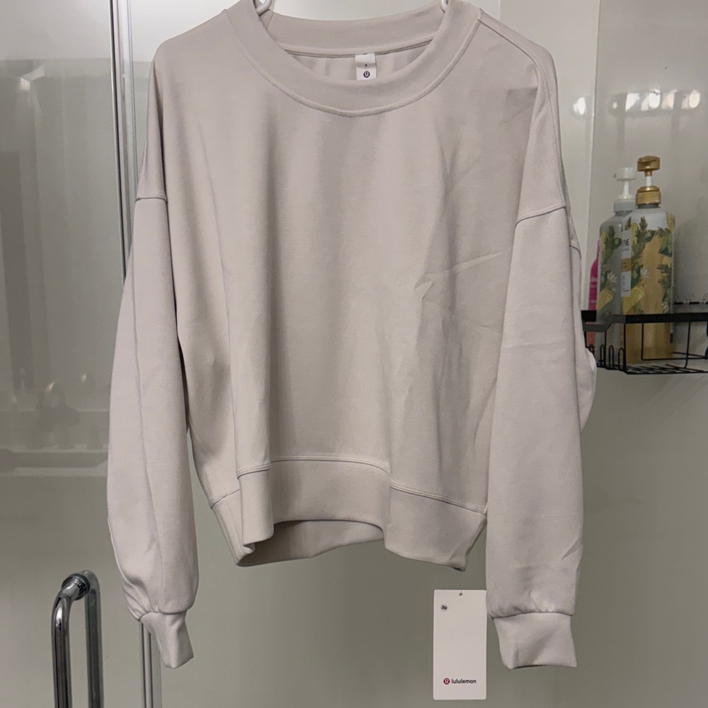 NWT lululemon athletica oversized crop crew softstreme in Bone! Sold Out